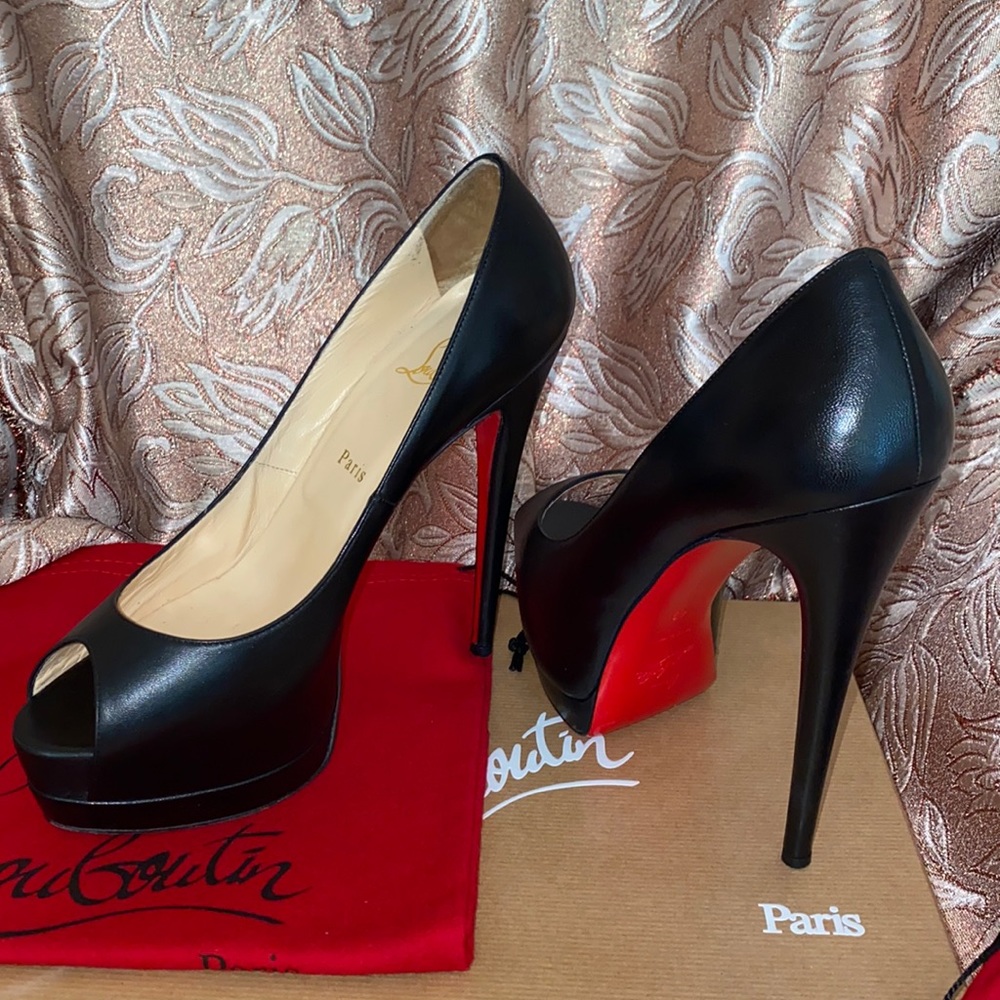 Size 40 black Christian Louboutin Worn once